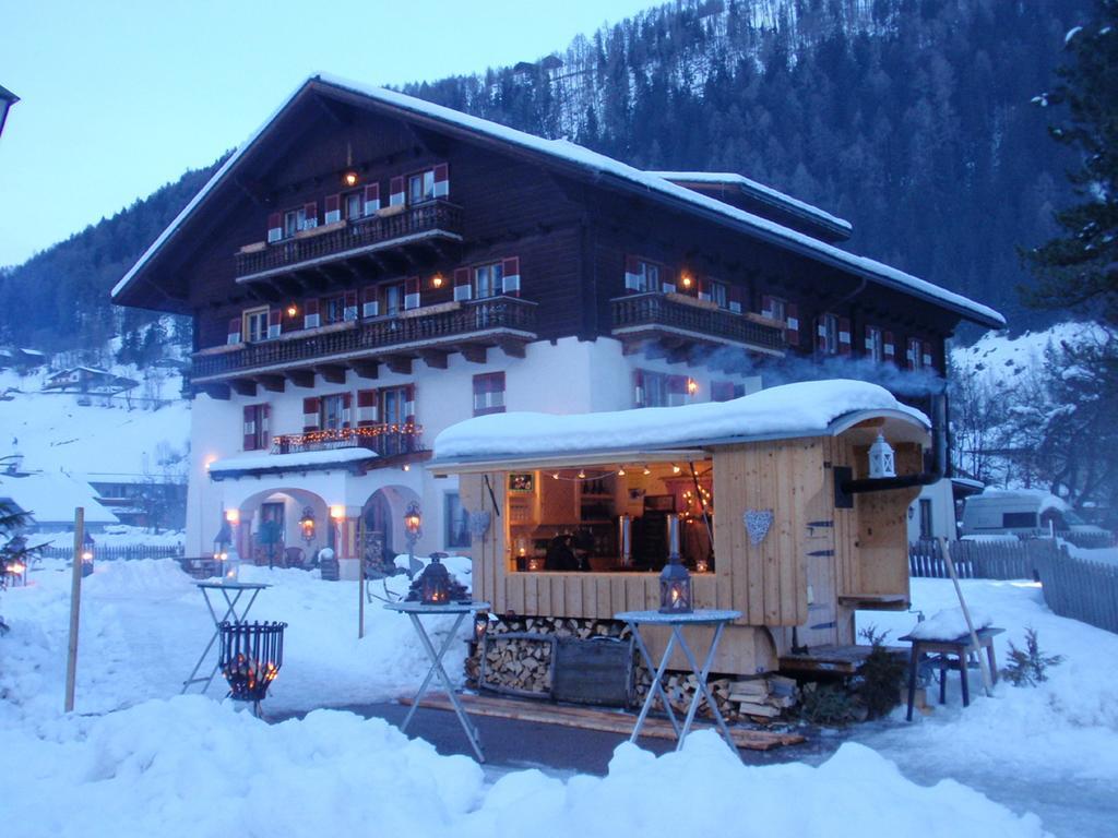 Hotel Schlosswirt Grosskirchheim Exterior photo